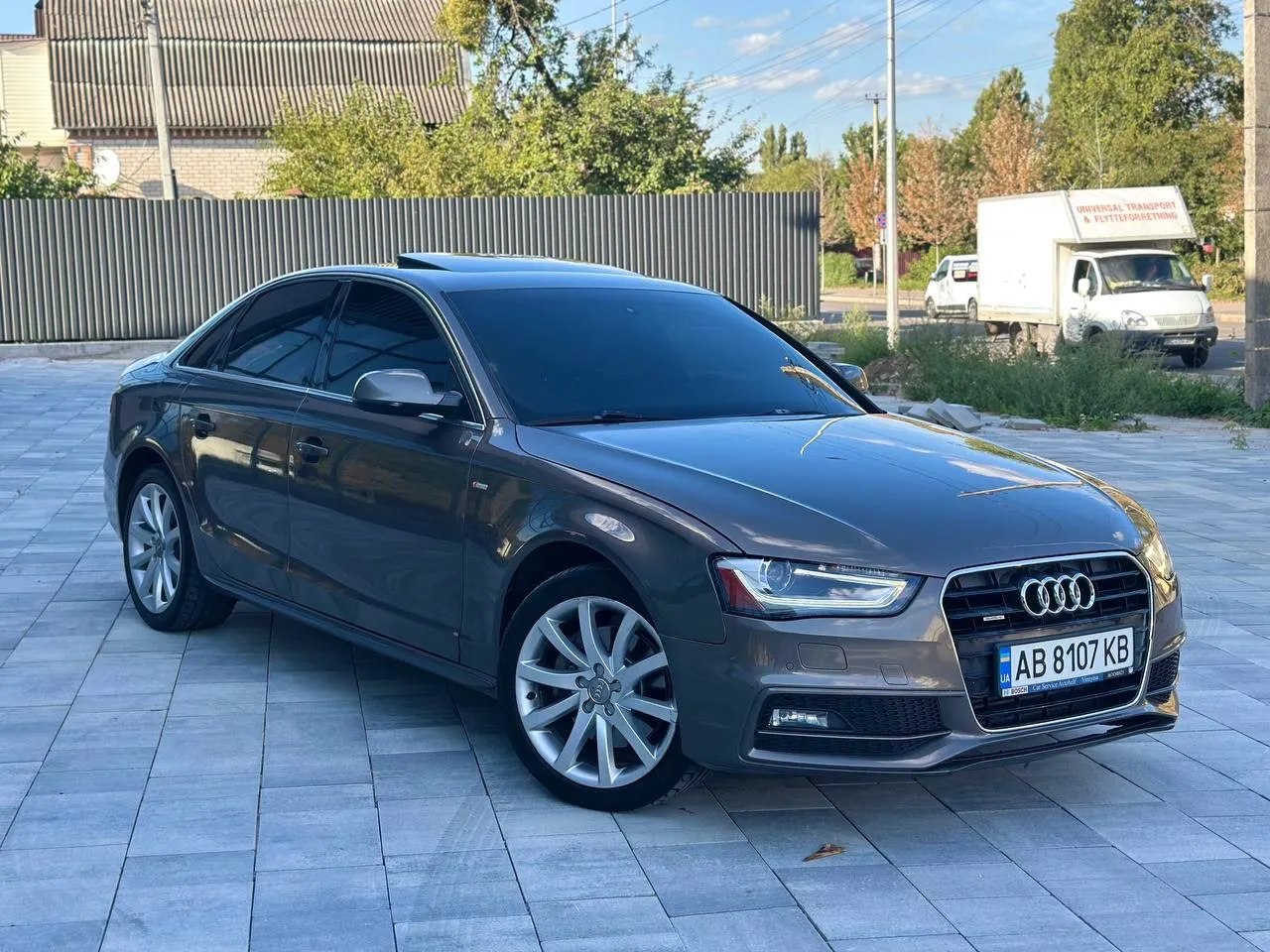 Audi A4 — фото 1