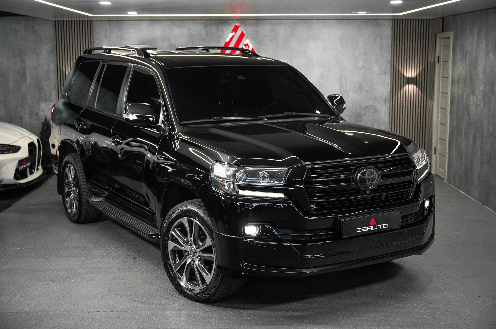 Toyota LandCruiser200 — фото 1
