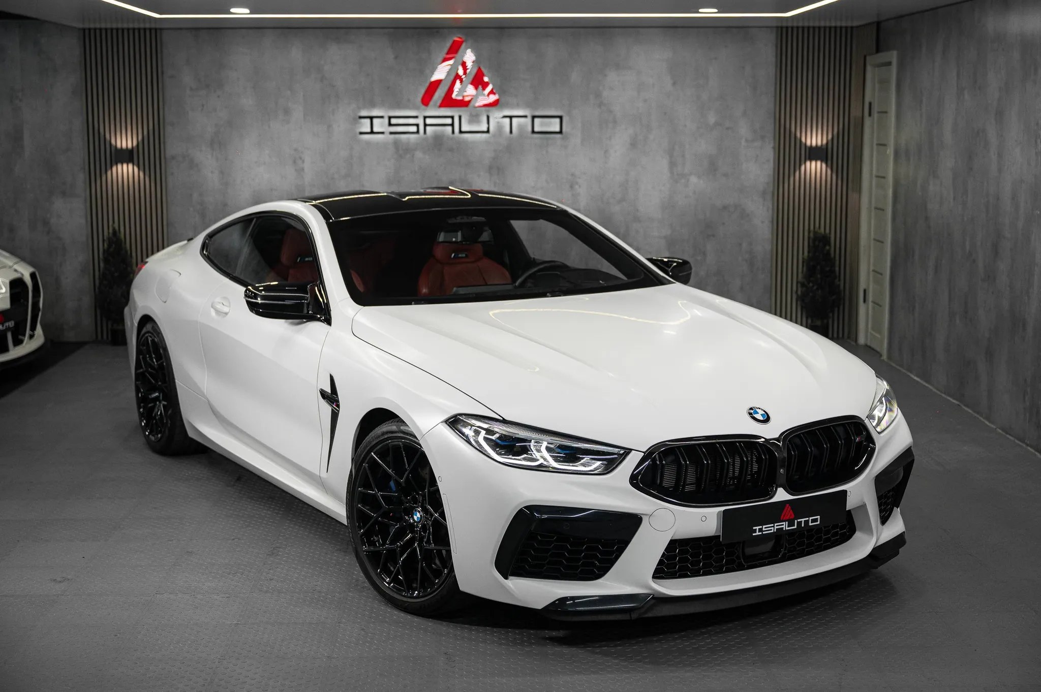 BMW M8 — фото 1