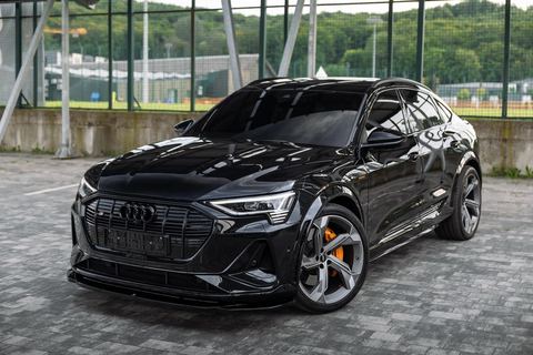 Audi etronSSportback — фото 1