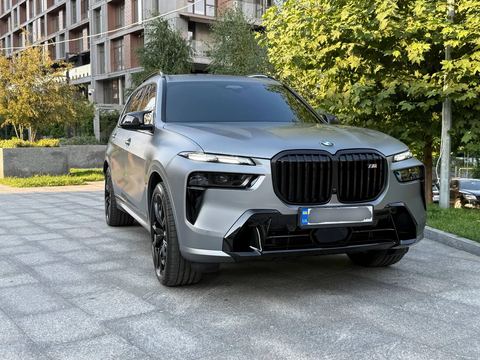 BMW X7 M60i xDrive — фото 1