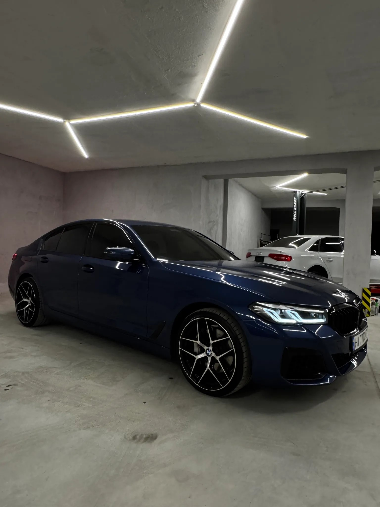 BMW 540i — фото 1