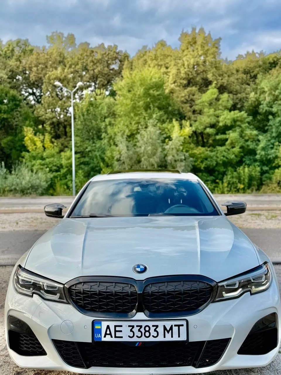 BMW 330i — фото 1