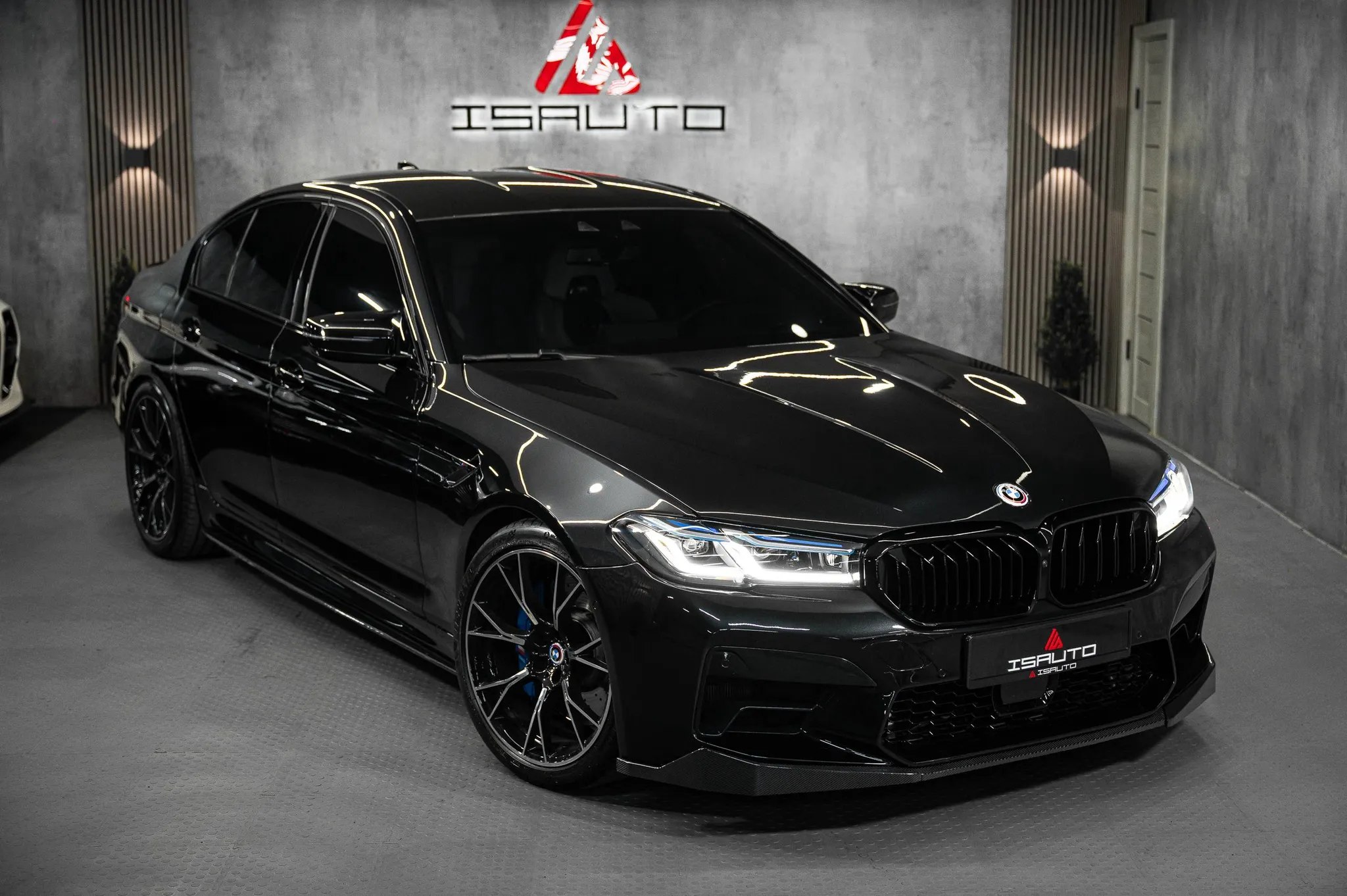 BMW M5 — фото 1