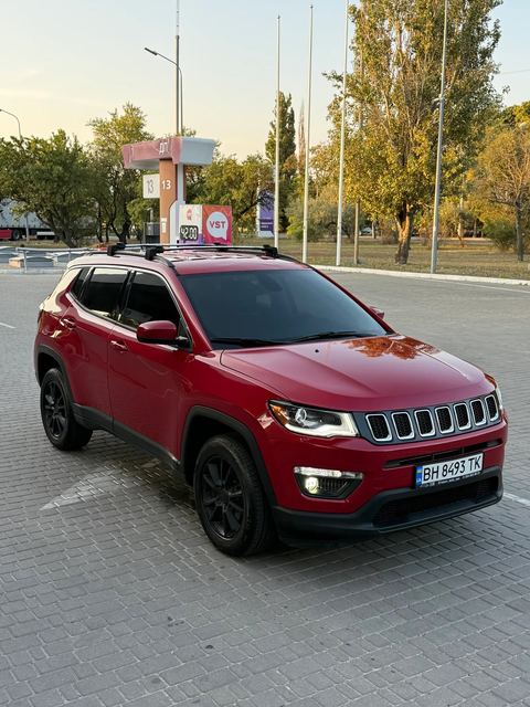 Jeep Compass — фото 1