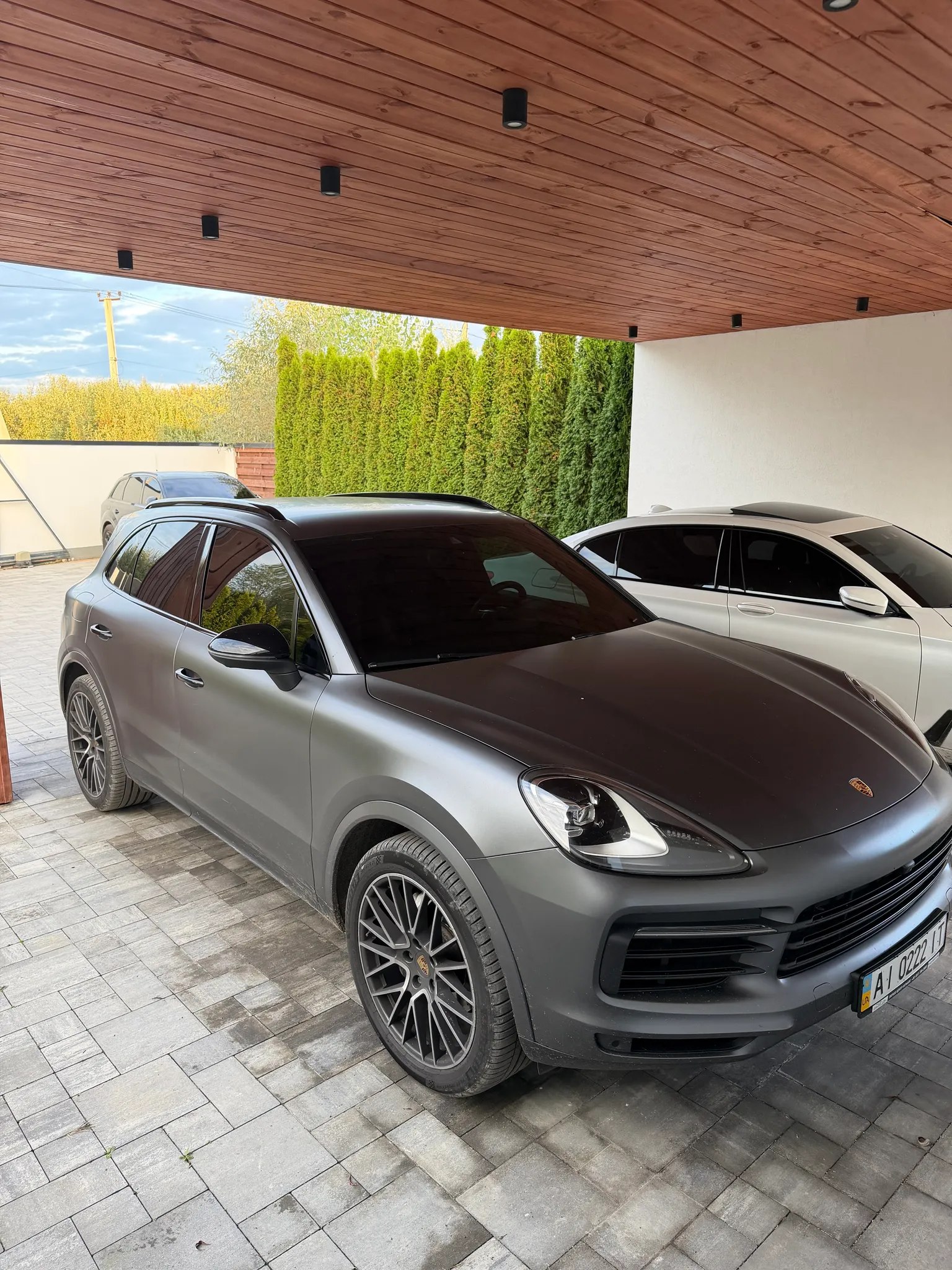 Porsche Cayenne — фото 1