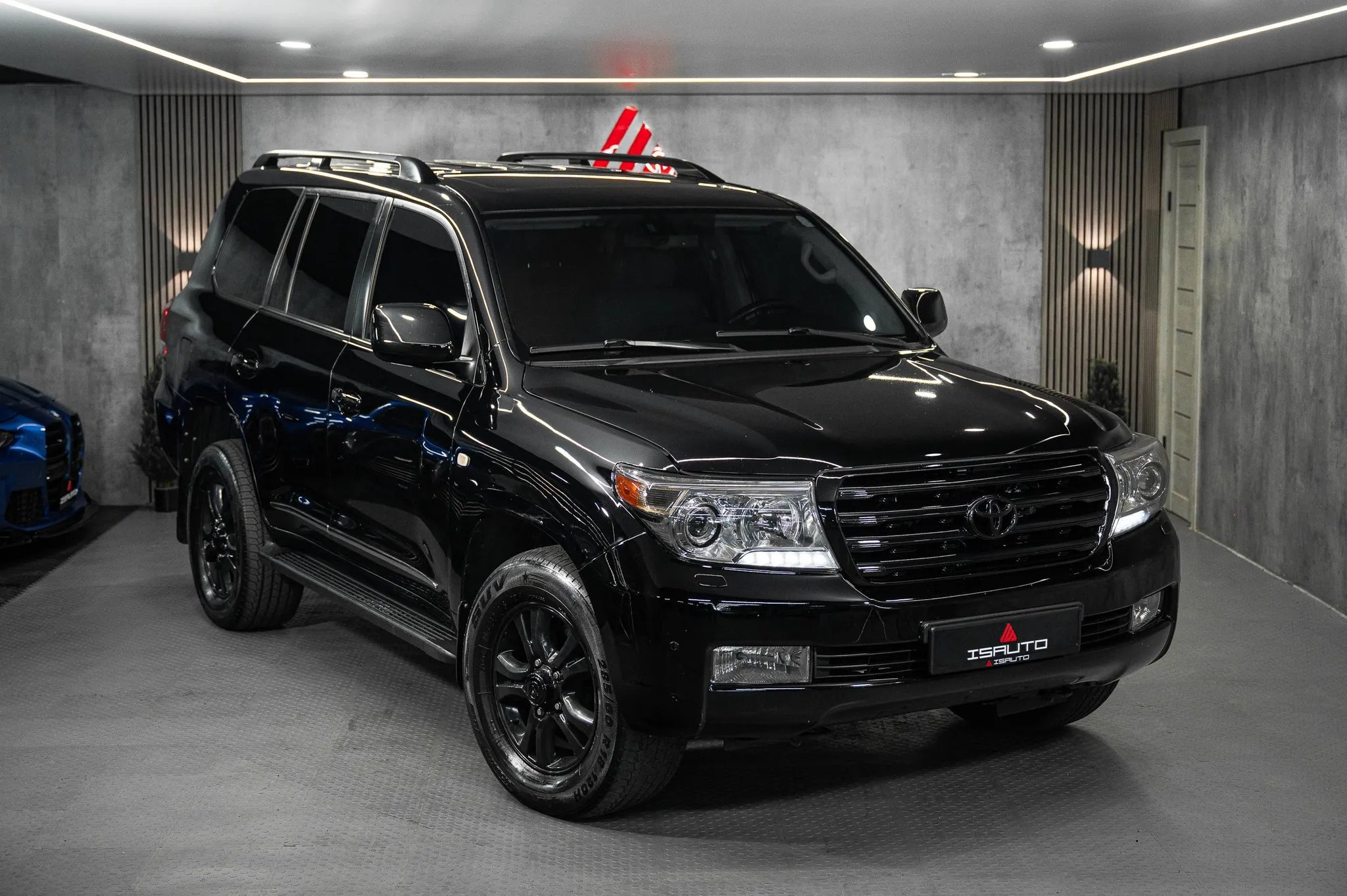 Toyota Land Cruiser 200 — фото 1