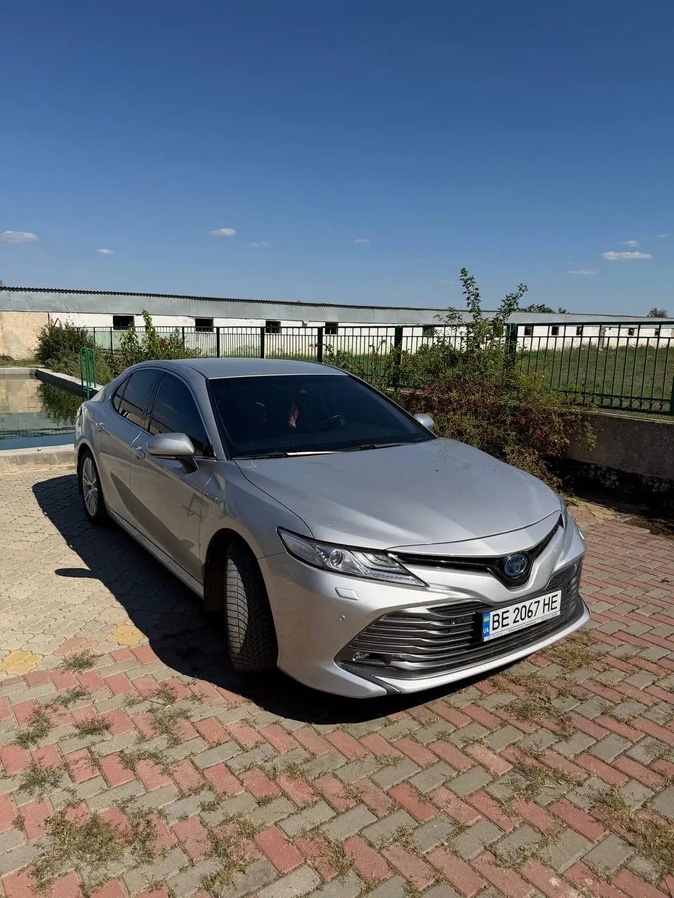 Toyota Camry — фото 1