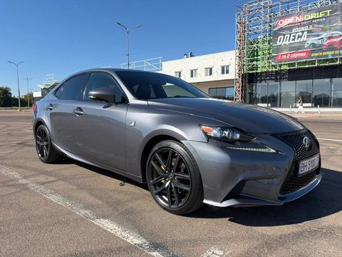 Lexus IS