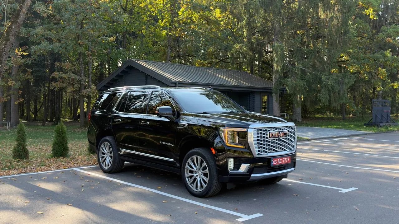 GMC Yukon — фото 1