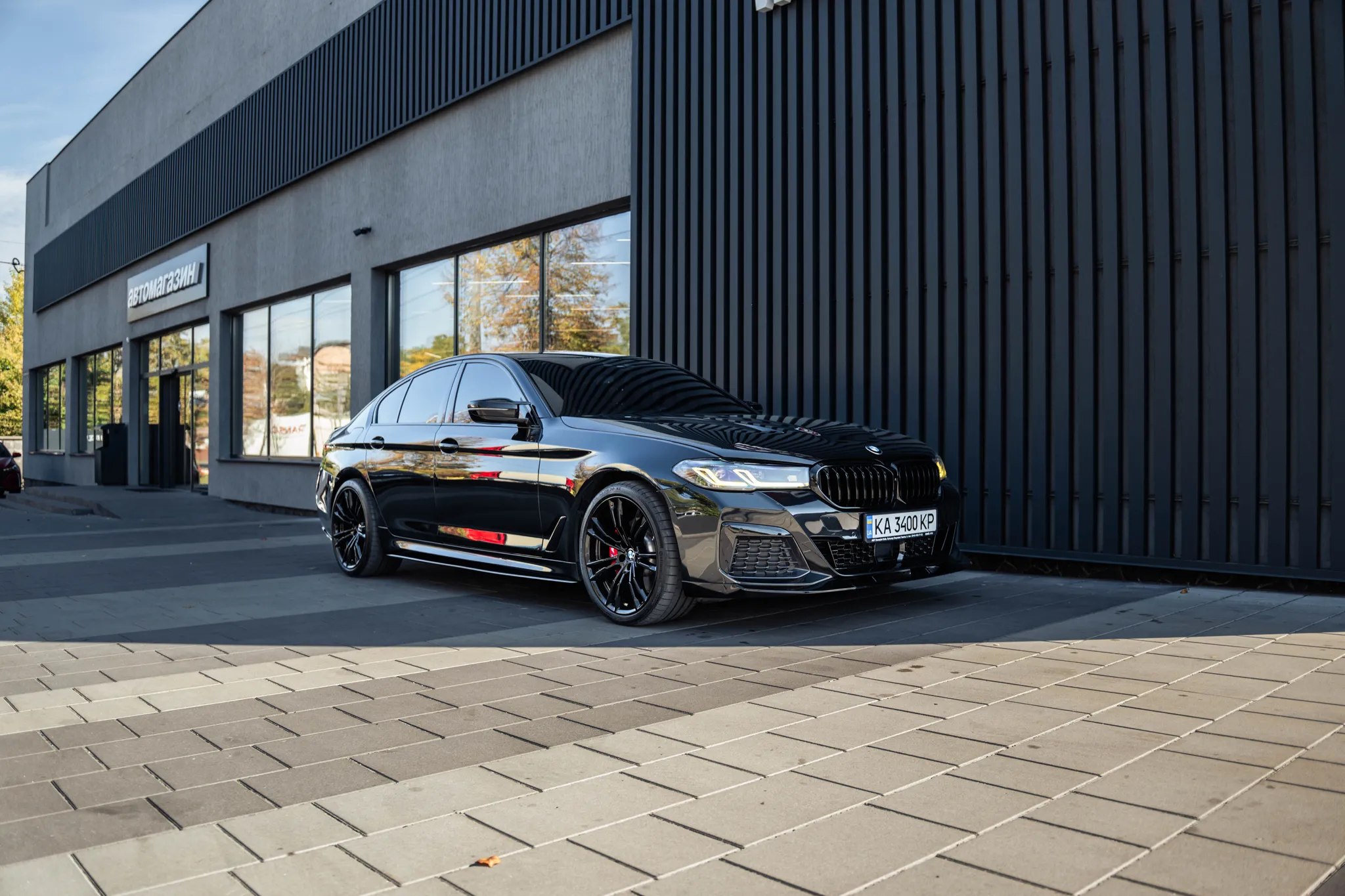 BMW 540i — фото 1
