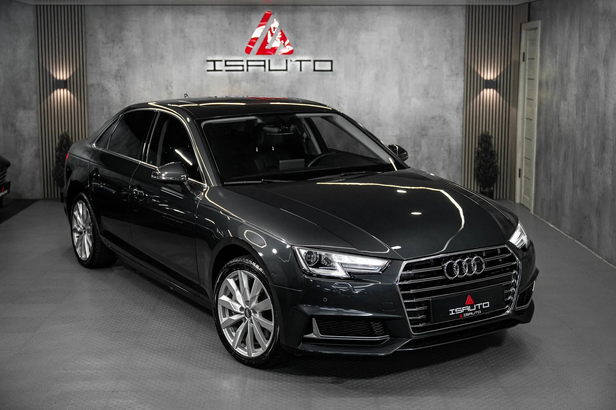 Audi A4 — фото 1