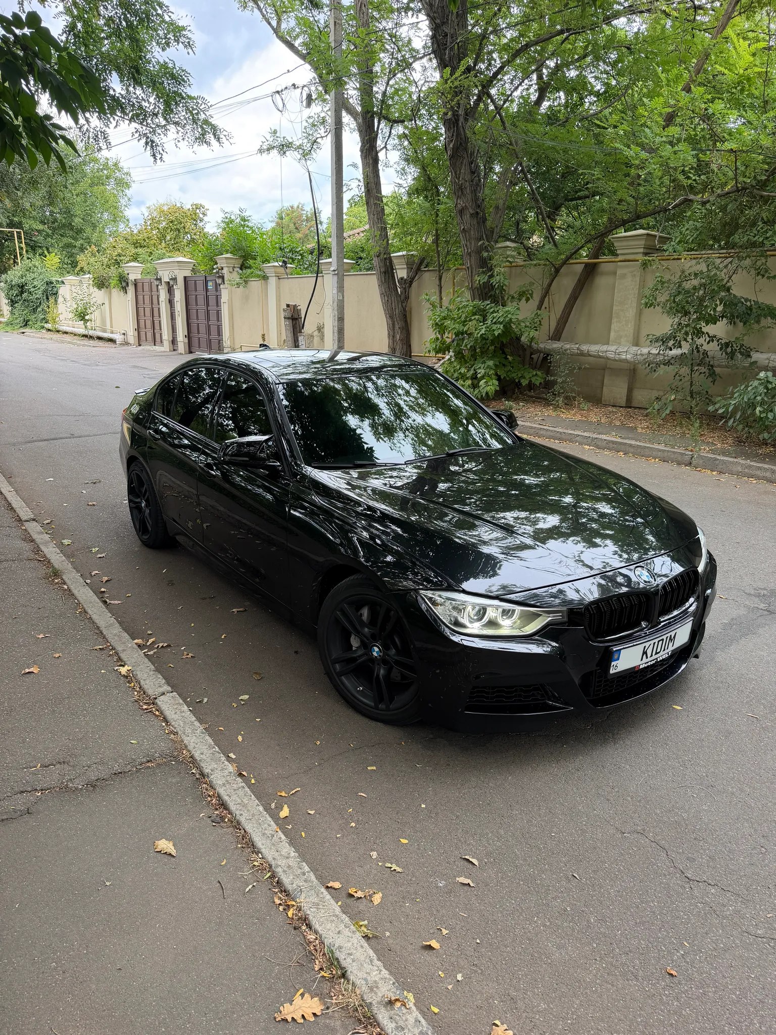BMW 335i — фото 1