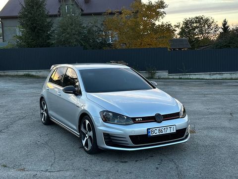 Volkswagen Golf GTI