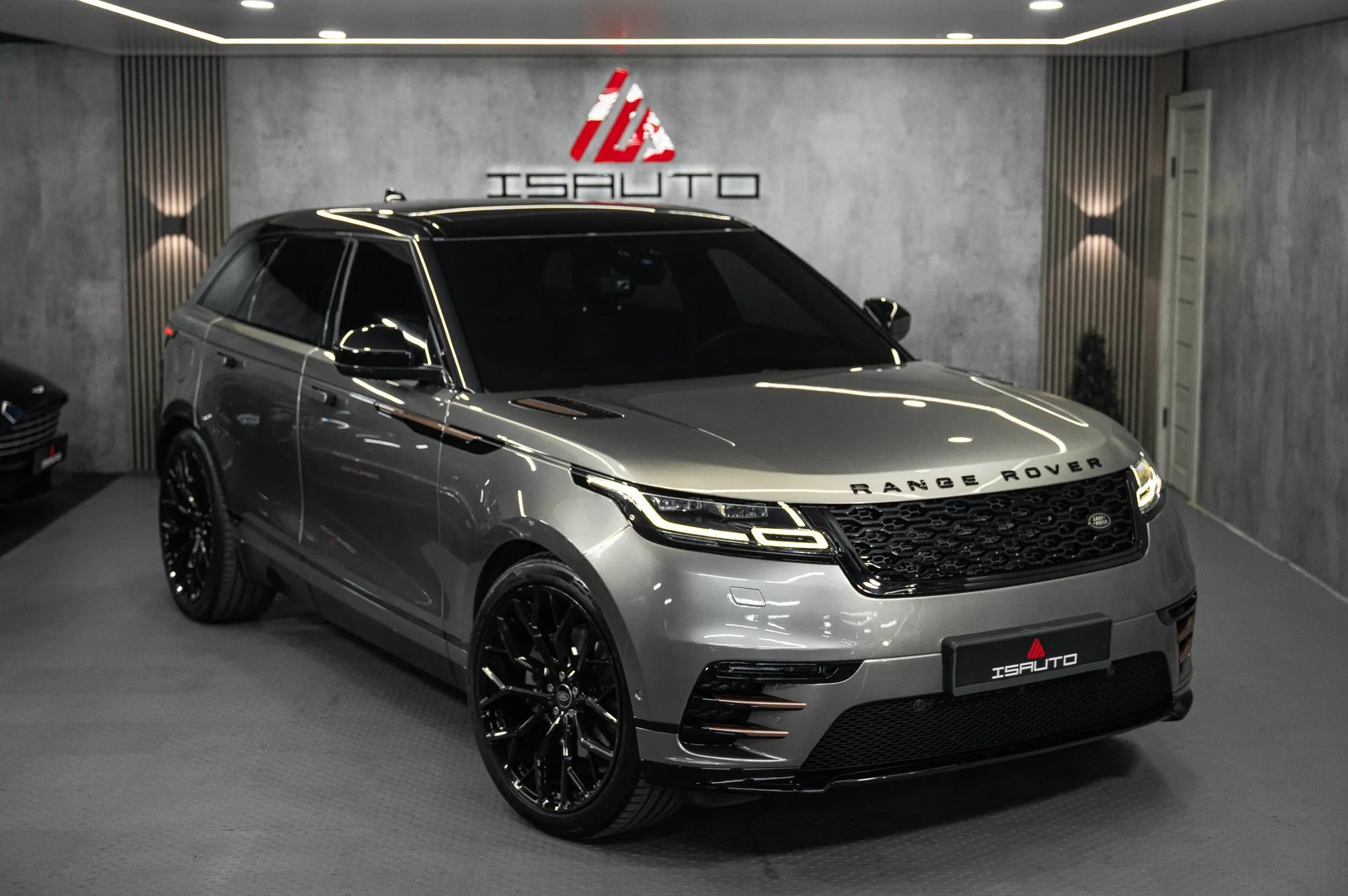 Land Rover Range Rover Velar — фото 1