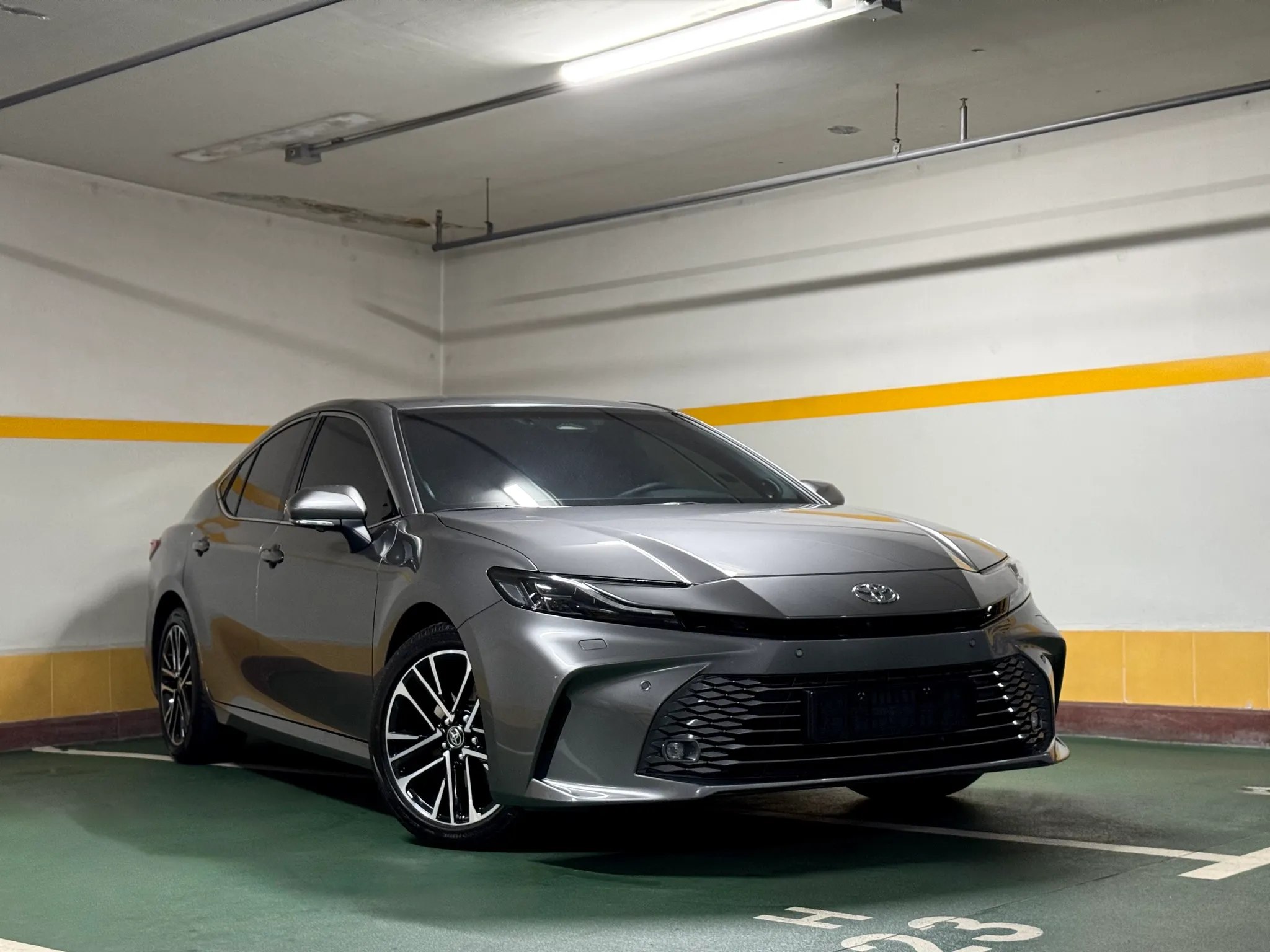 Toyota Camry HYBRID PREMIUM — фото 1