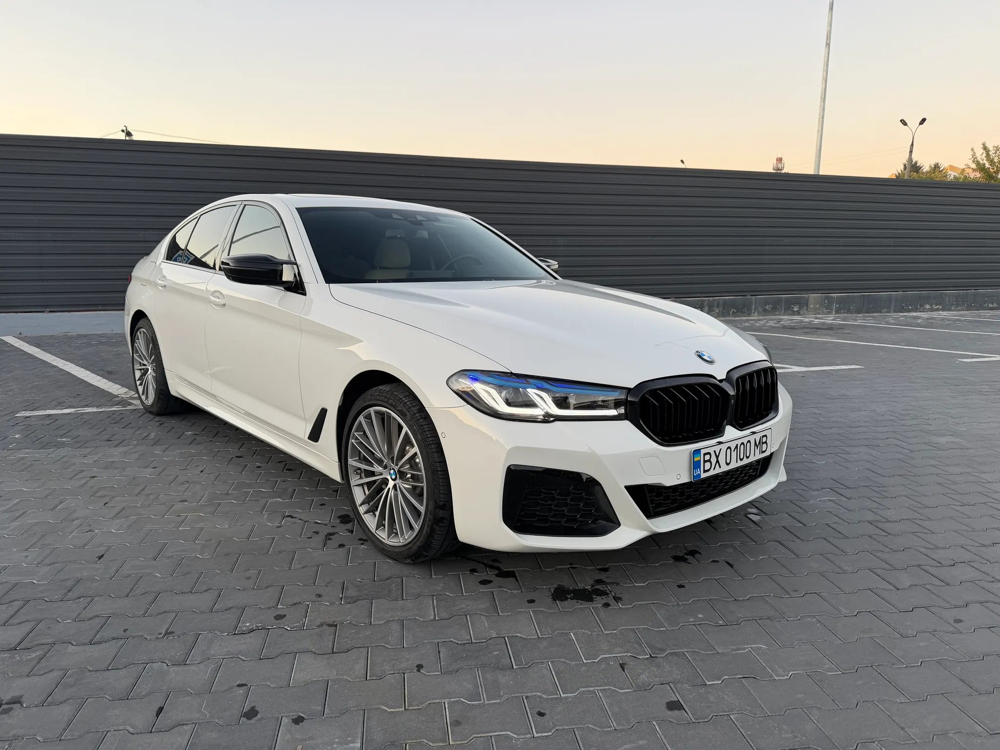 BMW 530i — фото 1