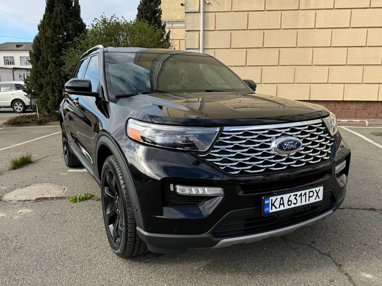 Ford Explorer — фото 1