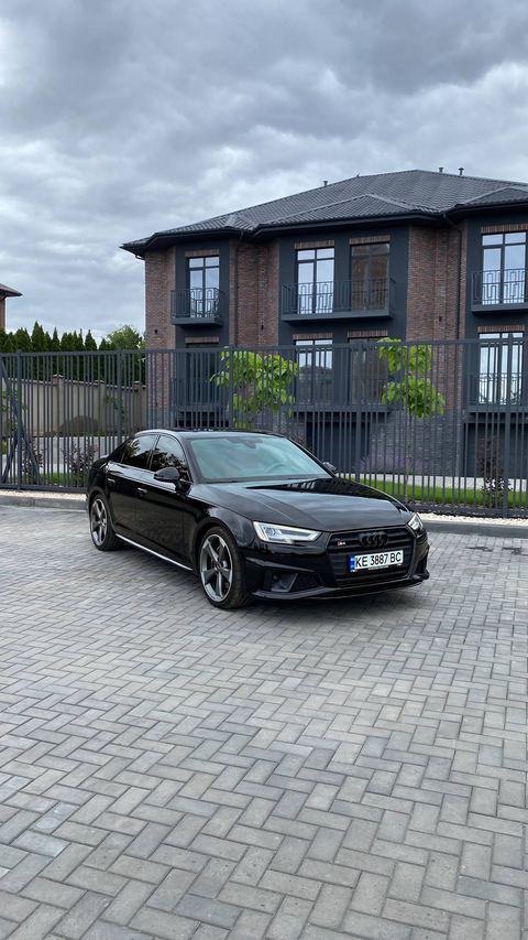 Audi S4