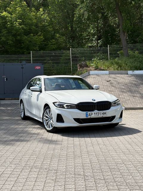 BMW 330e
