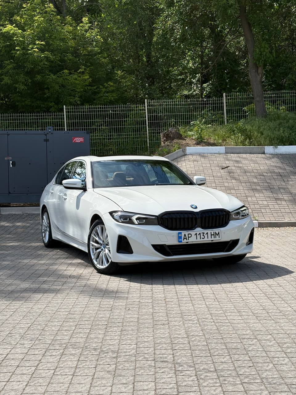 BMW 330e