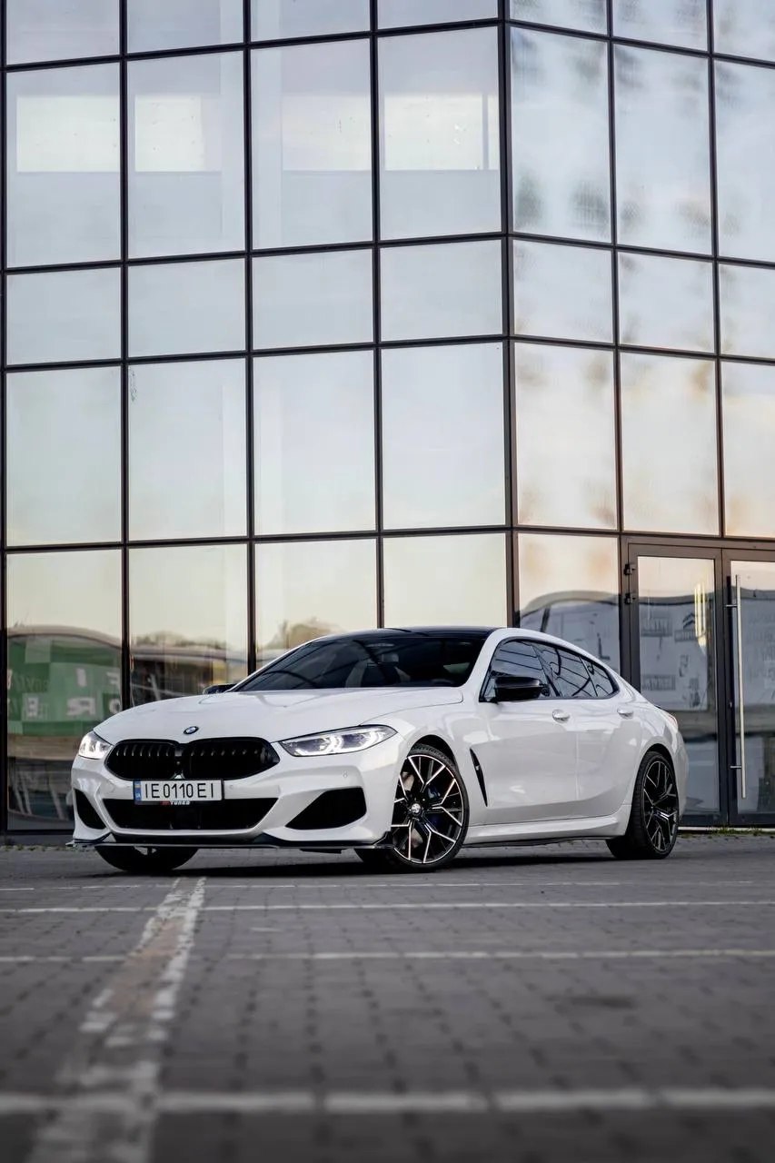 BMW M850i — фото 1