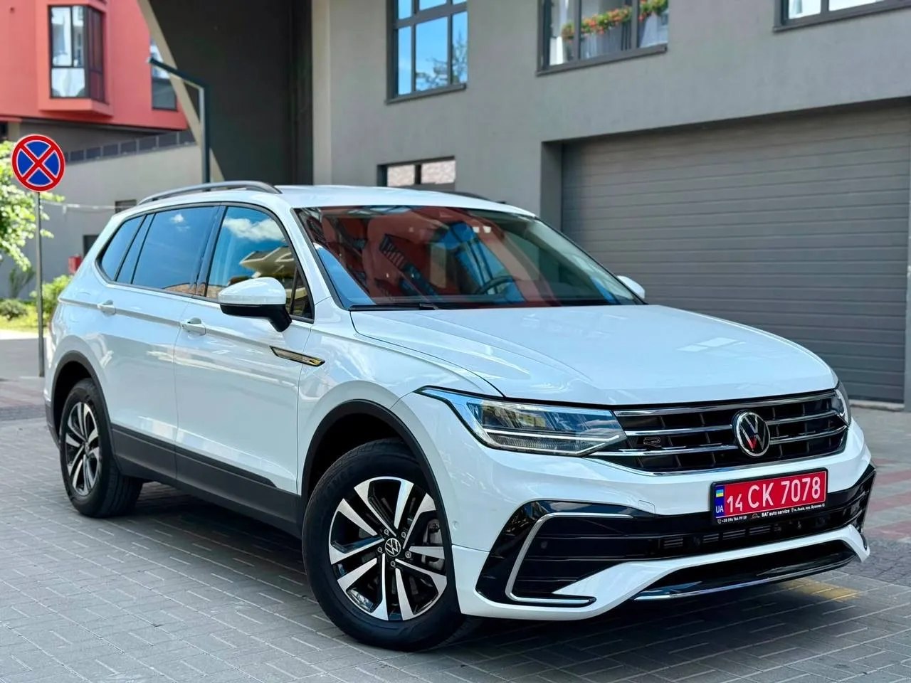 Volkswagen Tiguan — фото 1