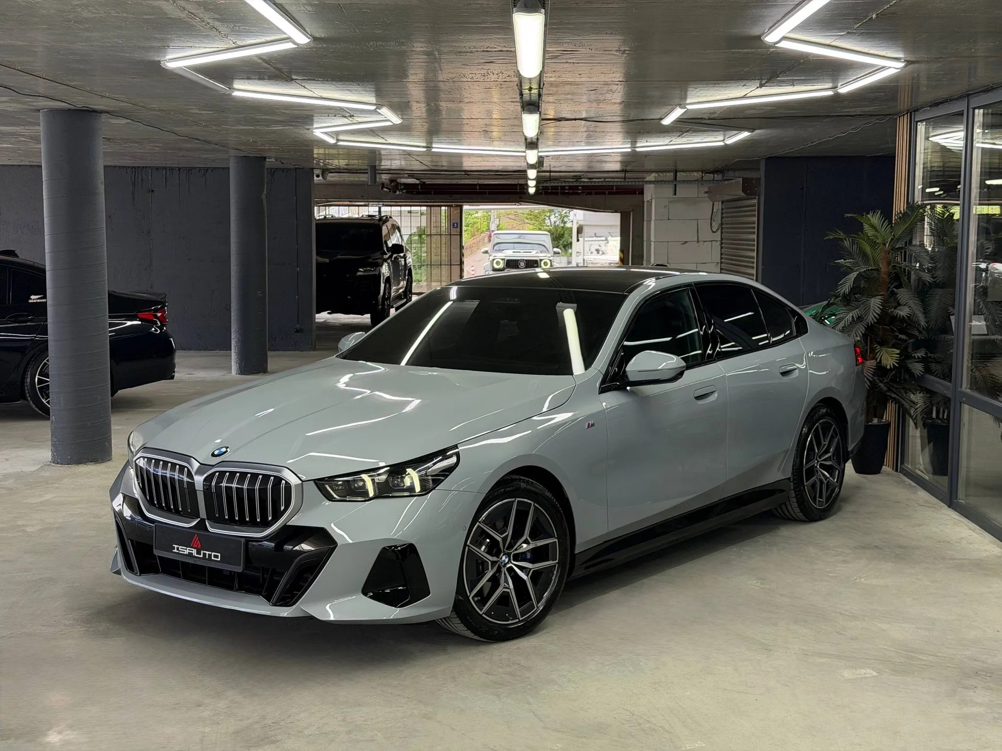 BMW 5Series 520d — фото 1