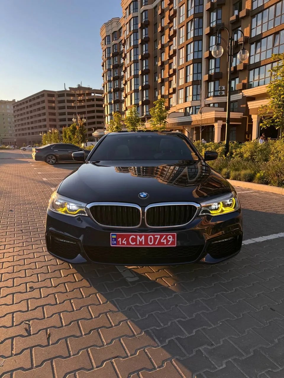 BMW 540i — фото 1