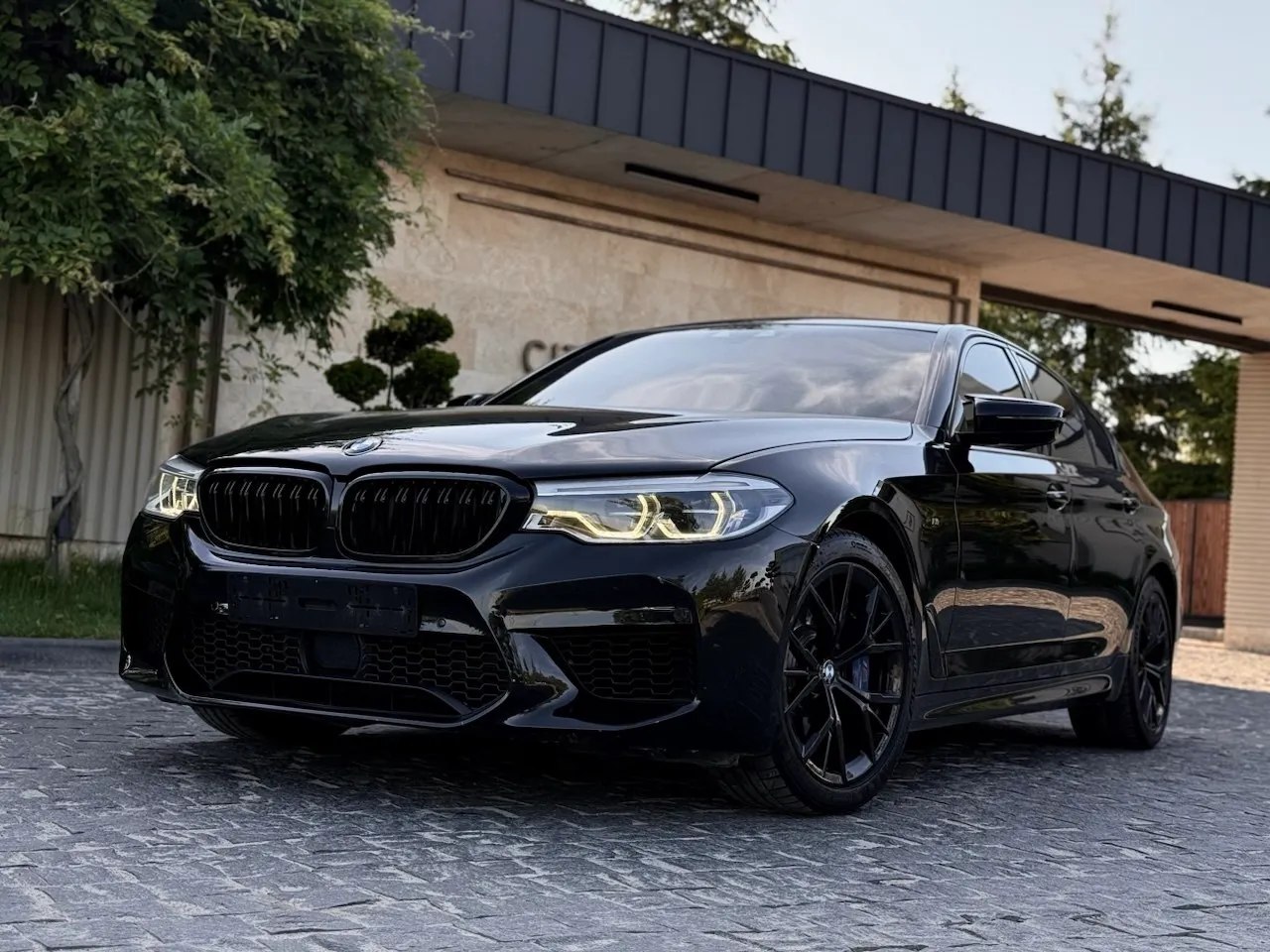 BMW 540i — фото 1