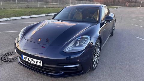 Porsche Panamera 4 E-Hybrid