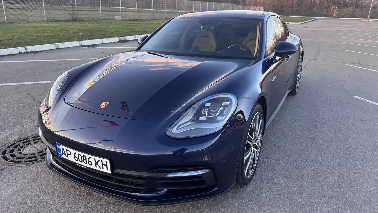 Porsche Panamera — фото 1