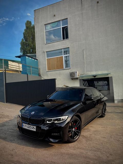 BMW 330i
