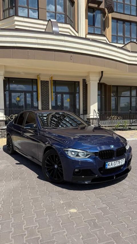 BMW 320i