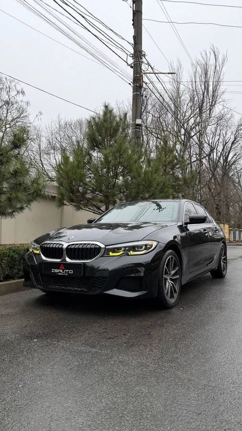 BMW 330i