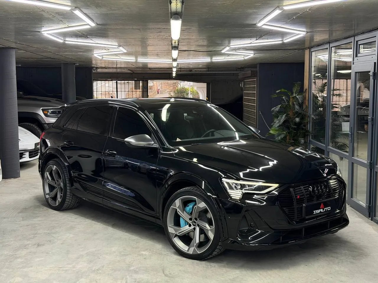 Audi etron S