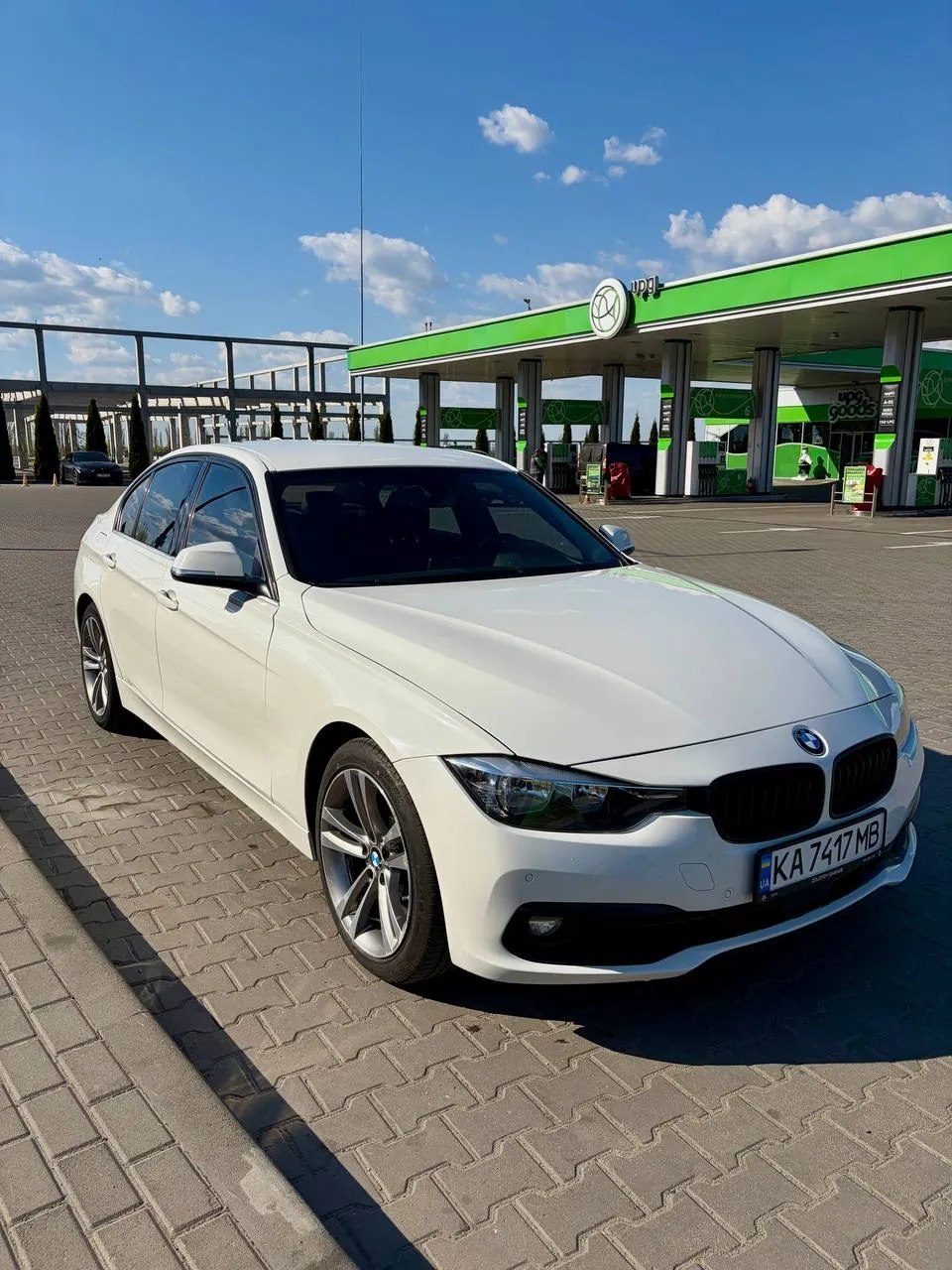 BMW 330i