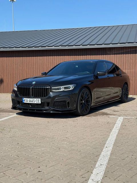 BMW 740i