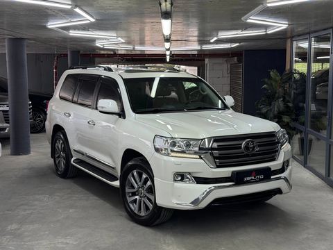 Toyota LandCruiser 200