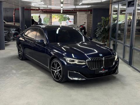 BMW 750i