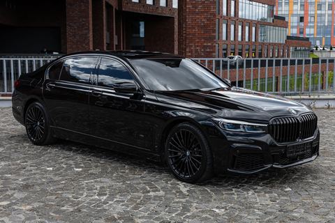 BMW 740i
