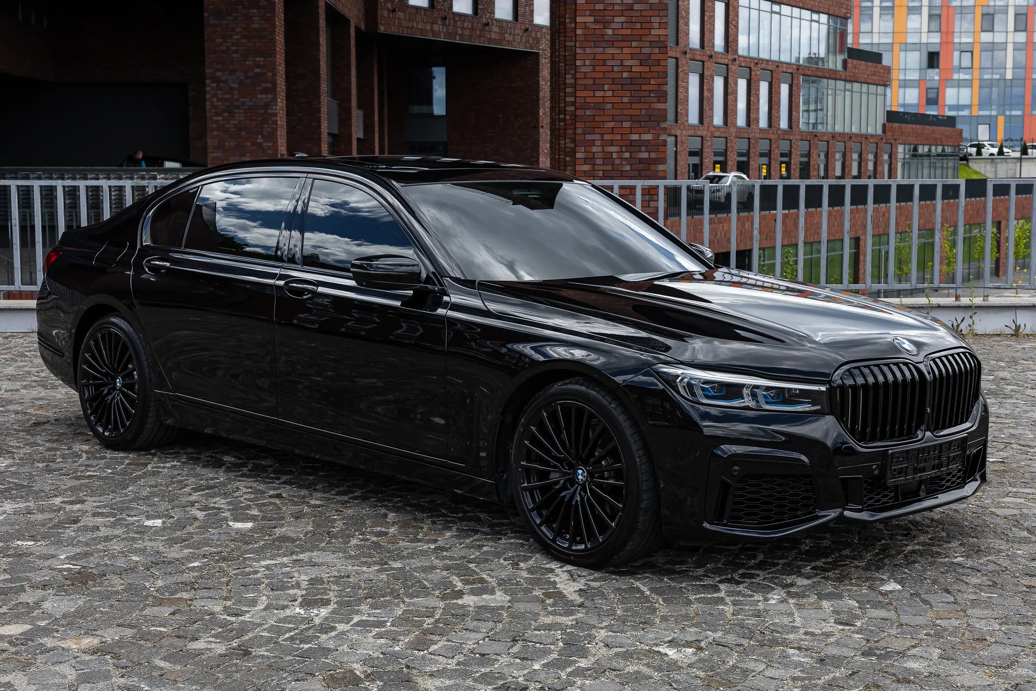 BMW 740i