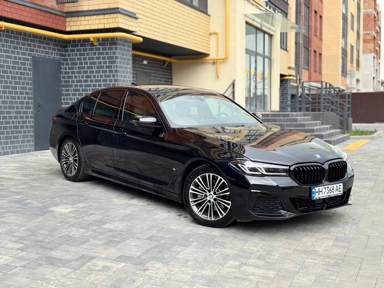 BMW 540i — фото 1