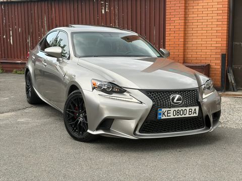 Lexus IS