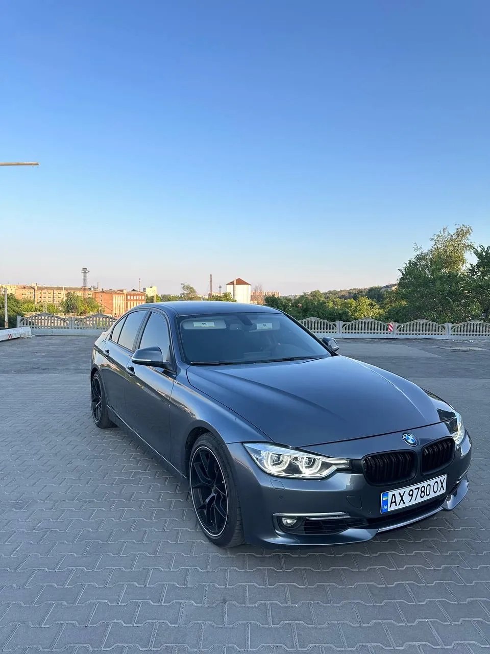 BMW 328i