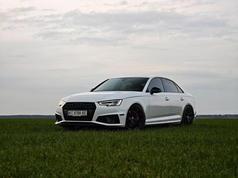 Audi S4
