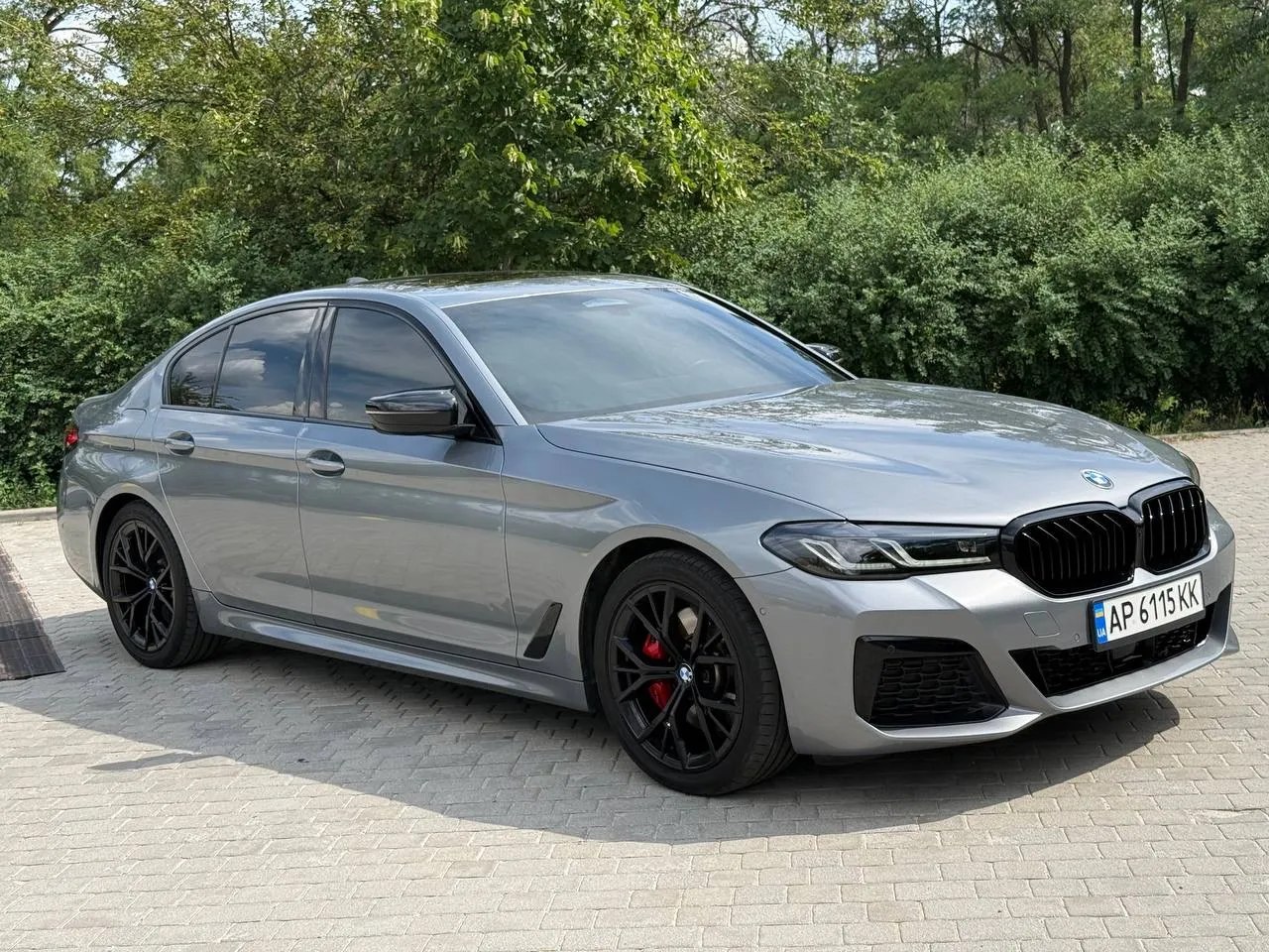 BMW 530i — фото 1