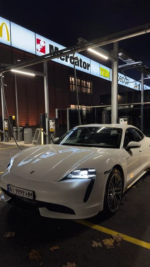 Porsche Taycan Turbo