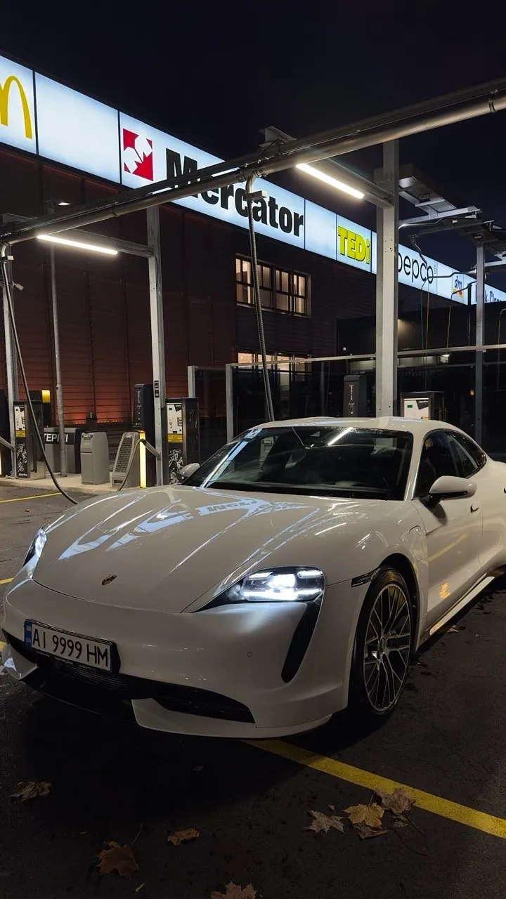 Porsche Taycan Turbo