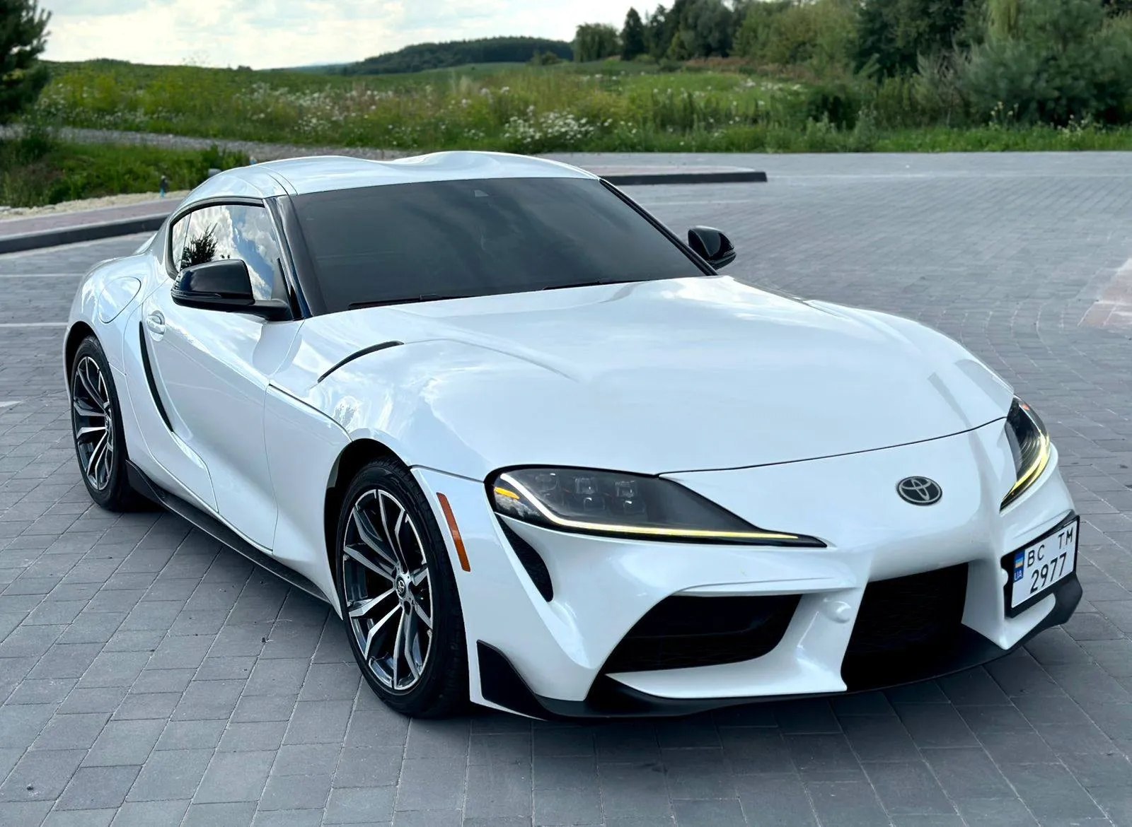 Toyota Supra — фото 1